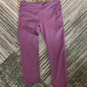 Crop Fabletics yoga pants